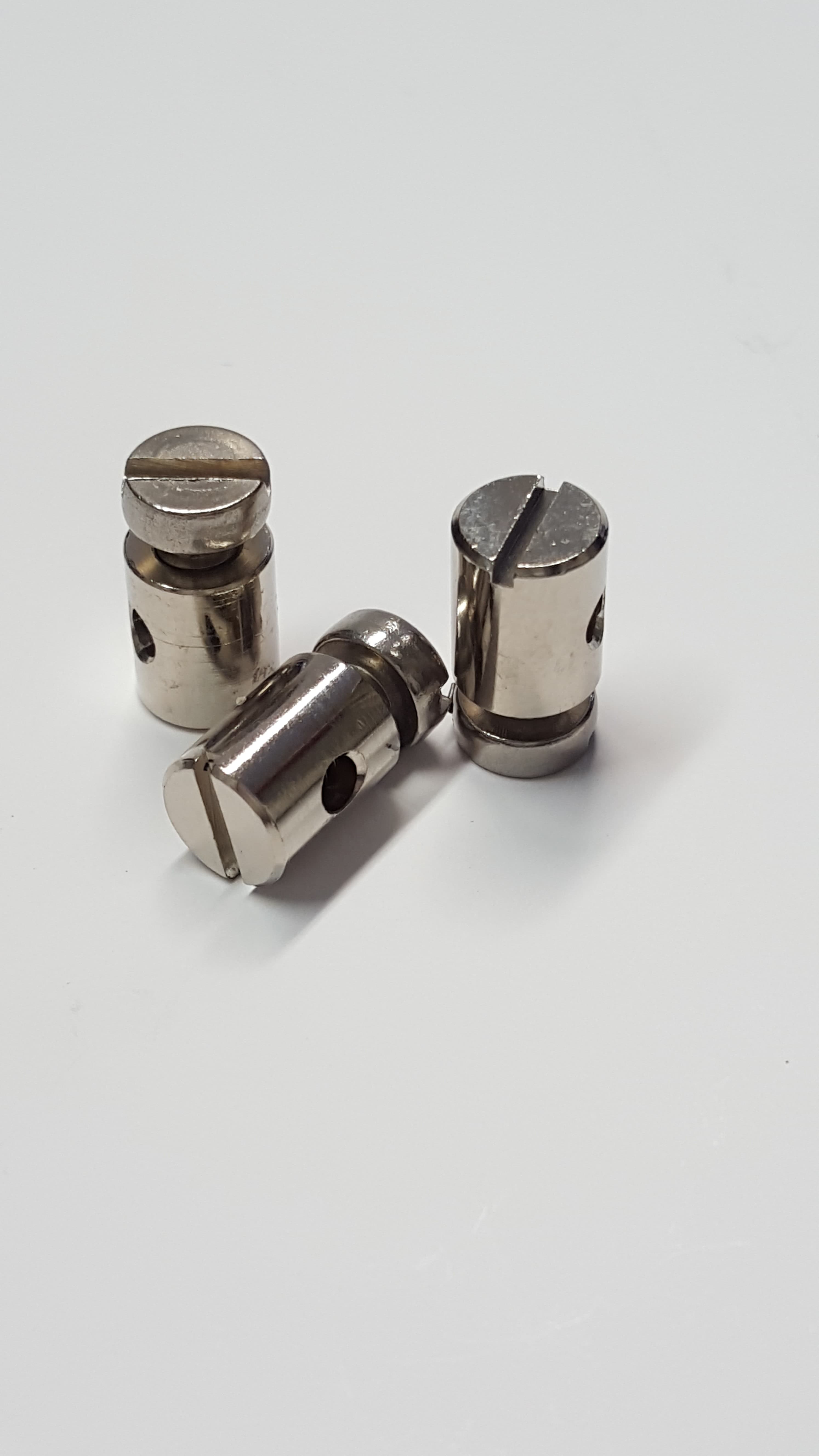 Haltenippel für Bowdenzug